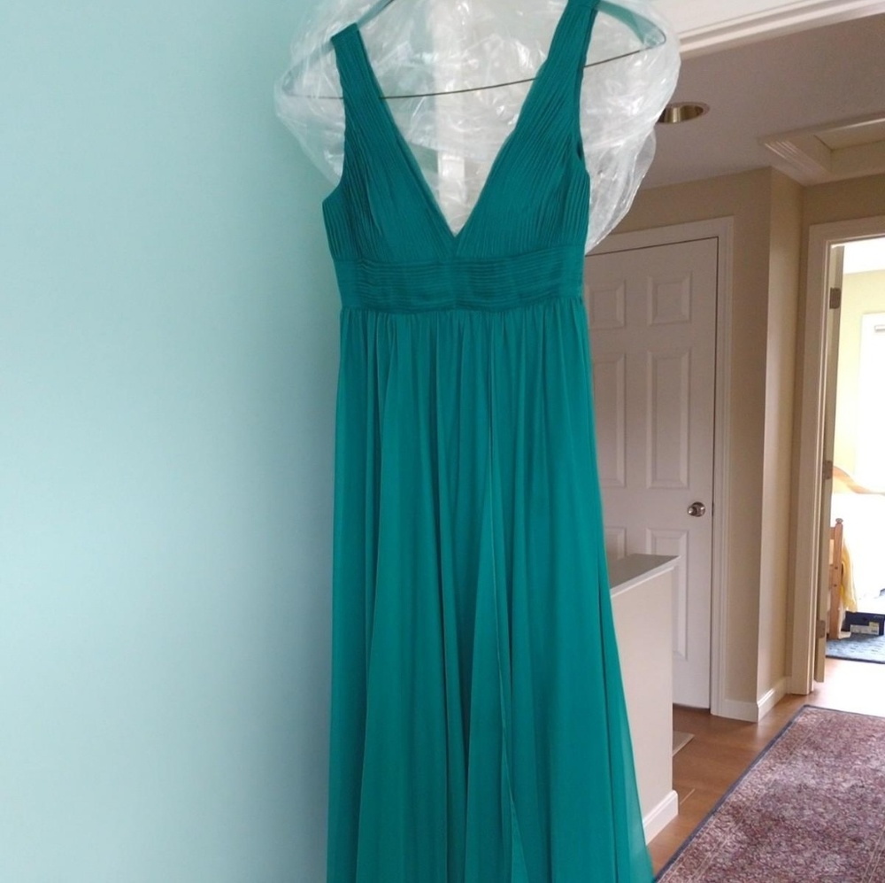 Emerald Formal Dress (DDNY by Daniella) - Picture 2 of 5